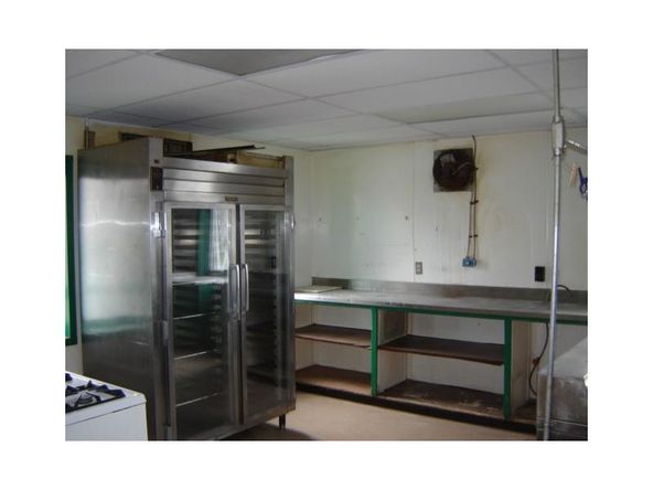999 Main Rd, Holden, ME 04429